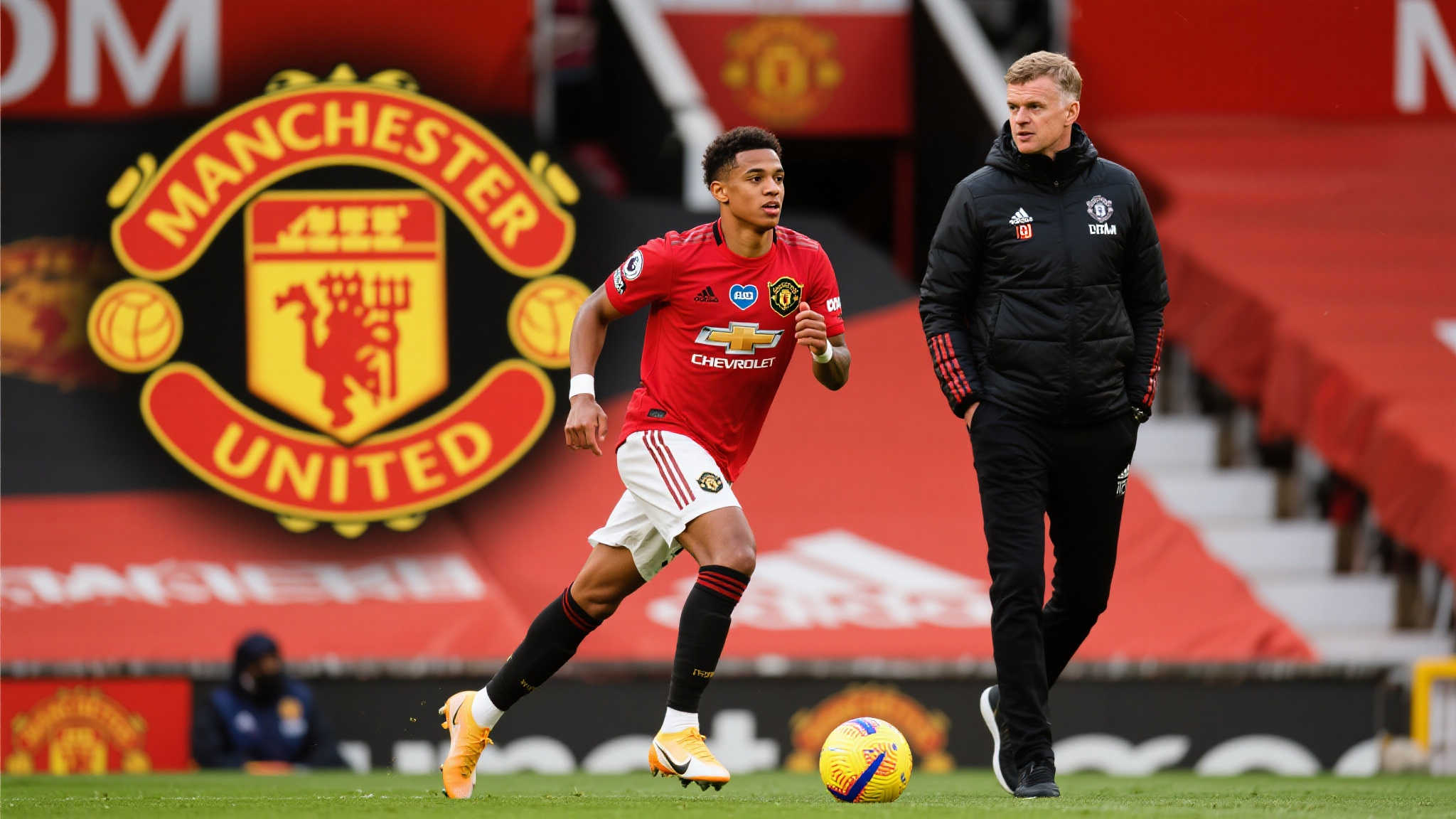 药厂欲租借安东尼,博加德盼滕哈赫稳固阵容 药厂欲租借安东尼,博加德盼滕哈赫稳固阵容